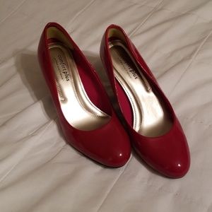 Predictions Comfort Plus Pumps NWOT